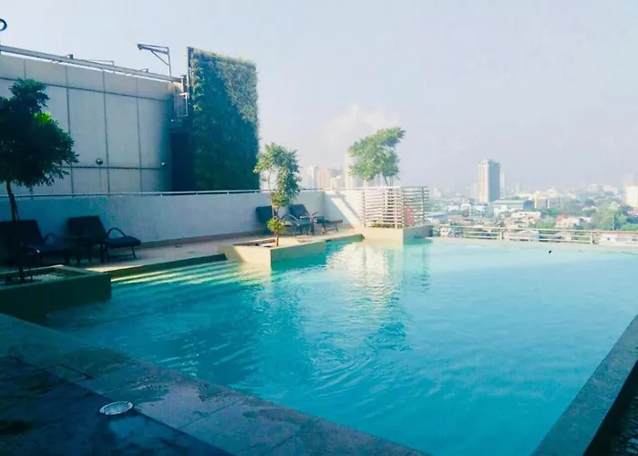 Pent House For Your Staycation Apartment